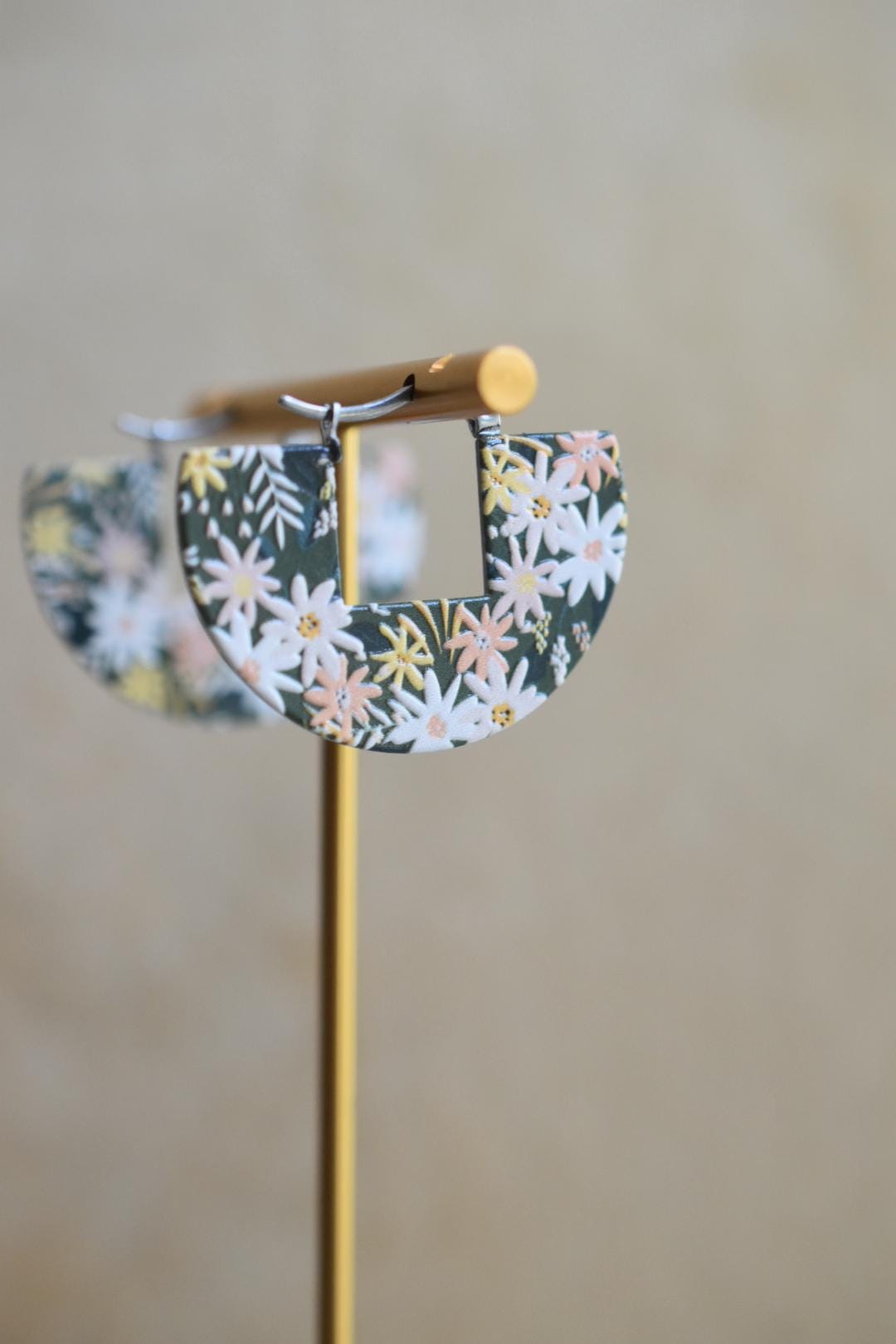 Daisy Floral Botanical Earrings
