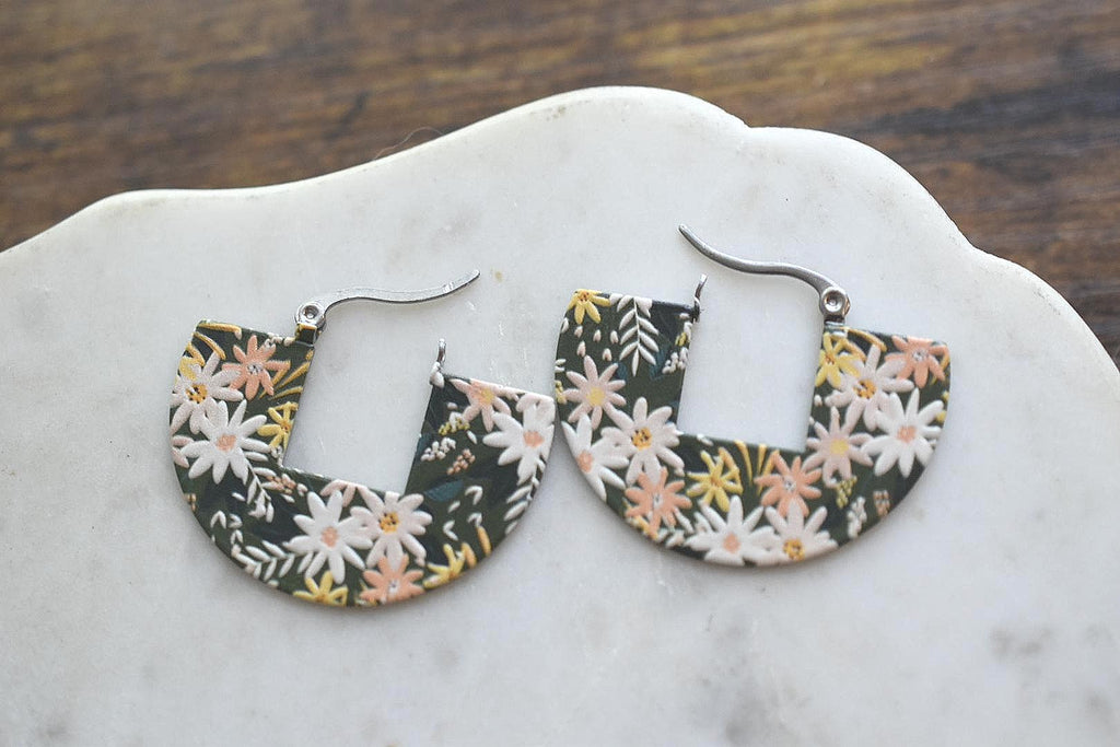 Daisy Floral Botanical Earrings
