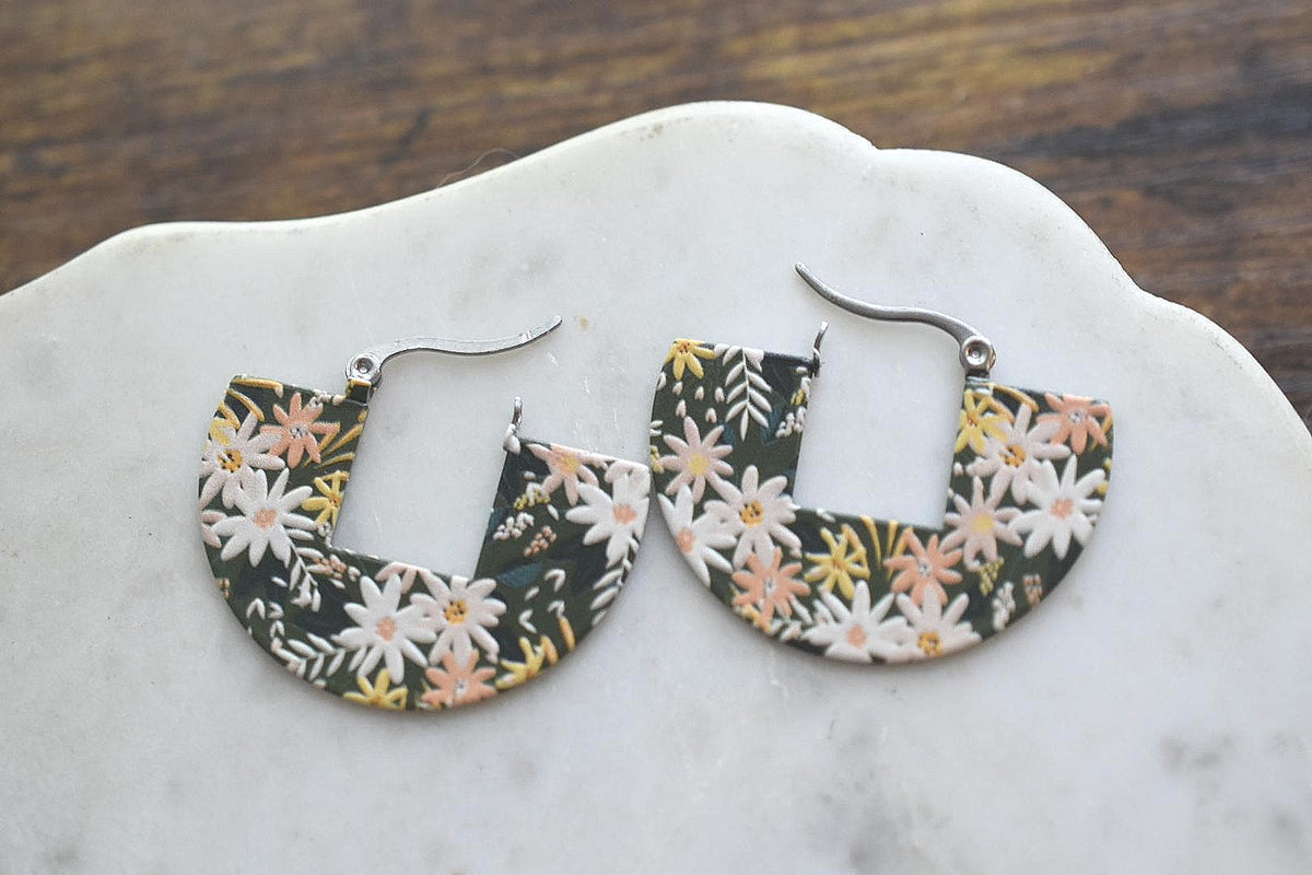 Daisy Floral Botanical Earrings